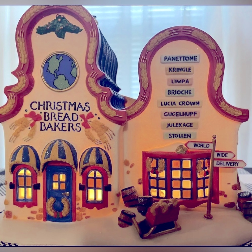 SOLD🥖Department 56 Christmas Bread Bakers 56393- North Pole Series 1996 Village